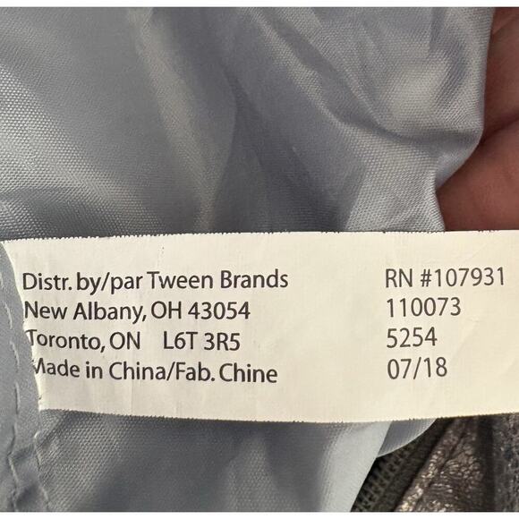 Justice Silver Metallic Duffel Bag "Live Justice" Heart Logo Gym Dance Bag Tween - Picture 8 of 8